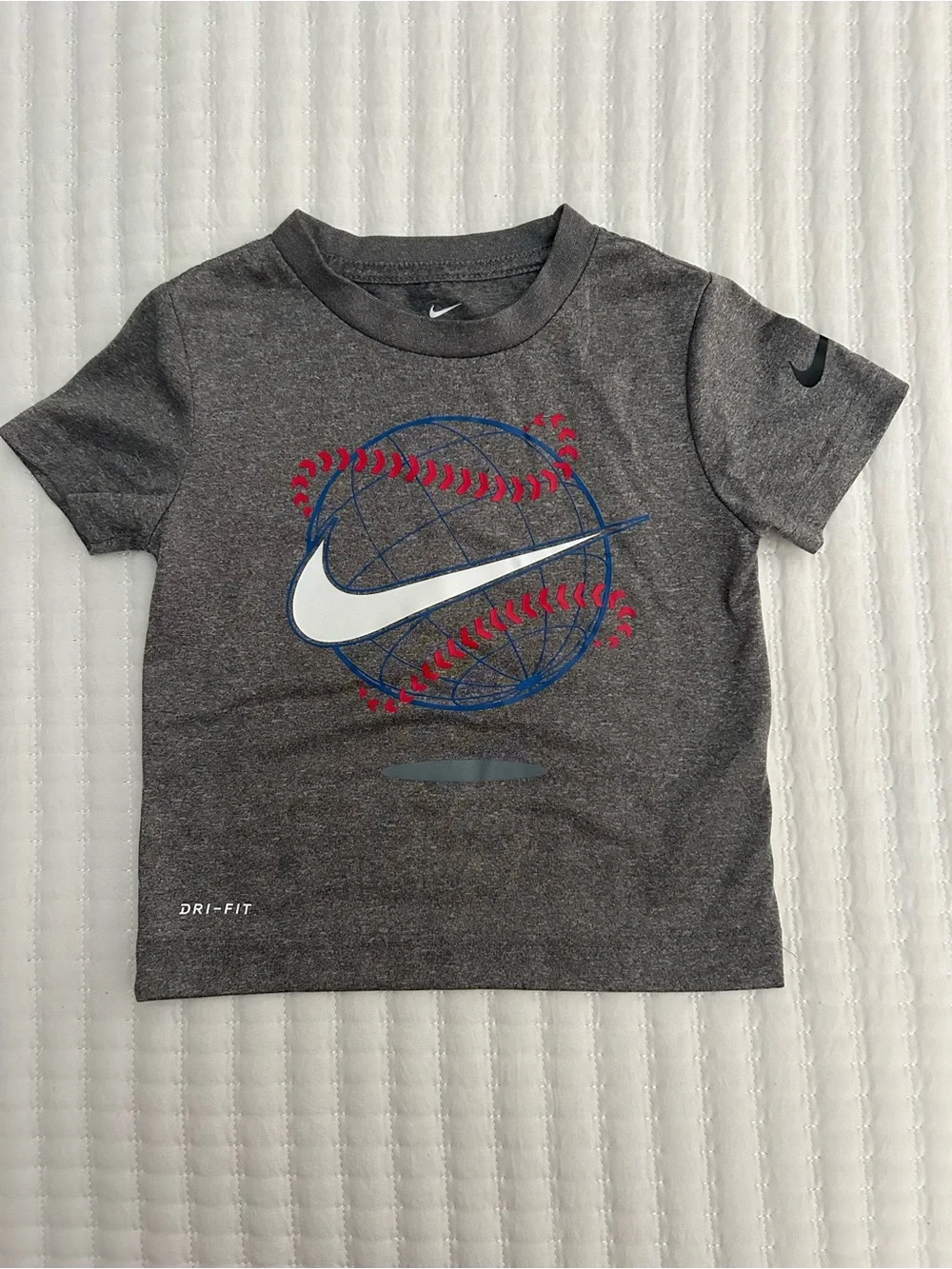 Nike Boys Gray and White Baseball Graphic Top Bundle Size 2T